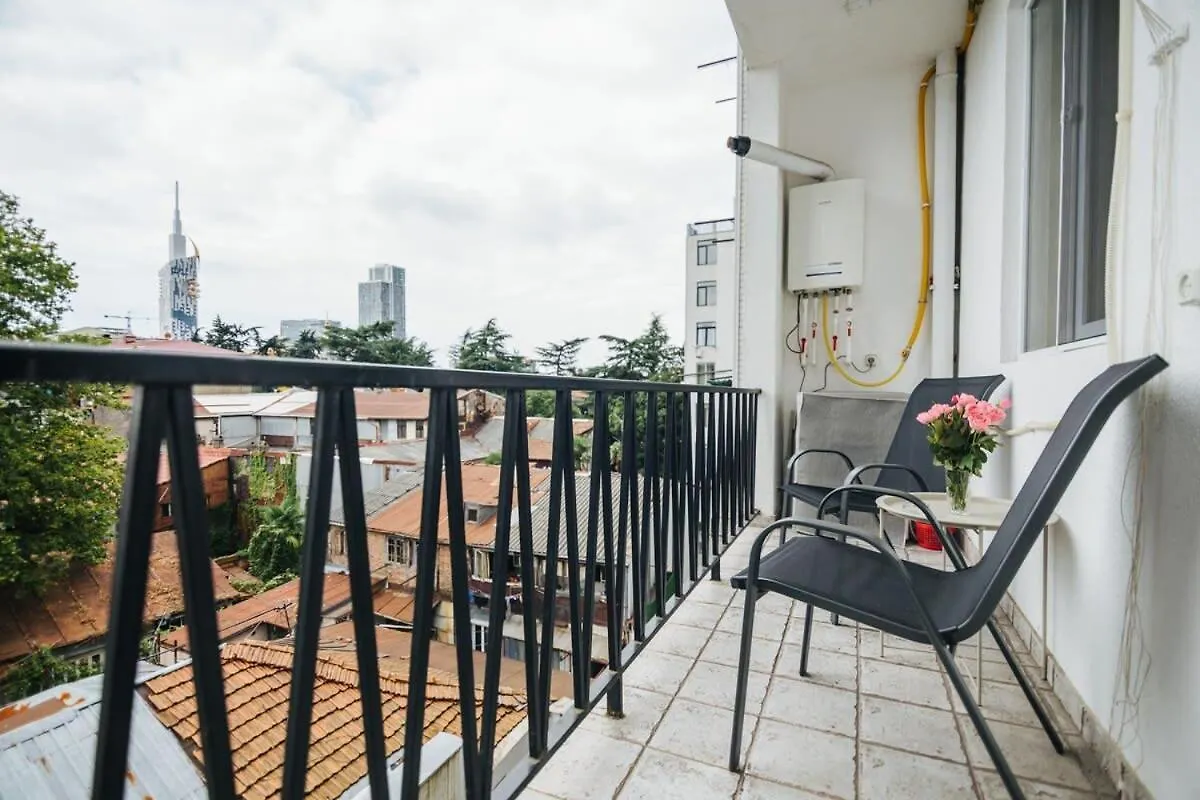 Vakantiehuis Stylish Apt In Batoemi